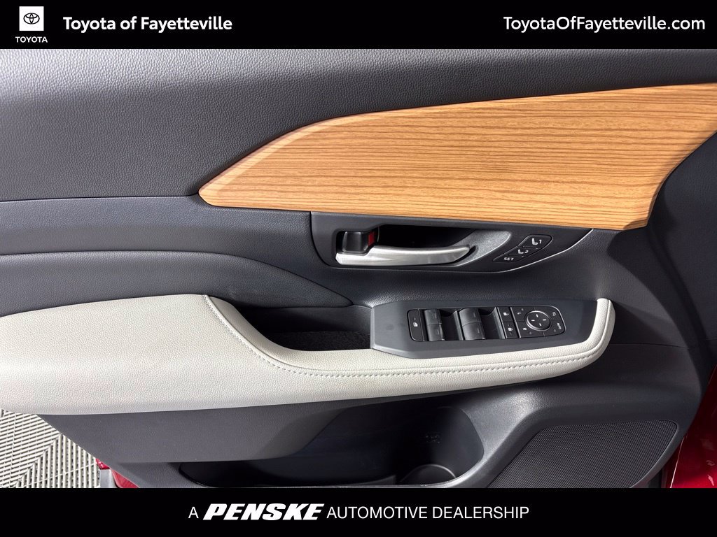 New 2026 Toyota Grand Highlander AWD Hybrid image 32