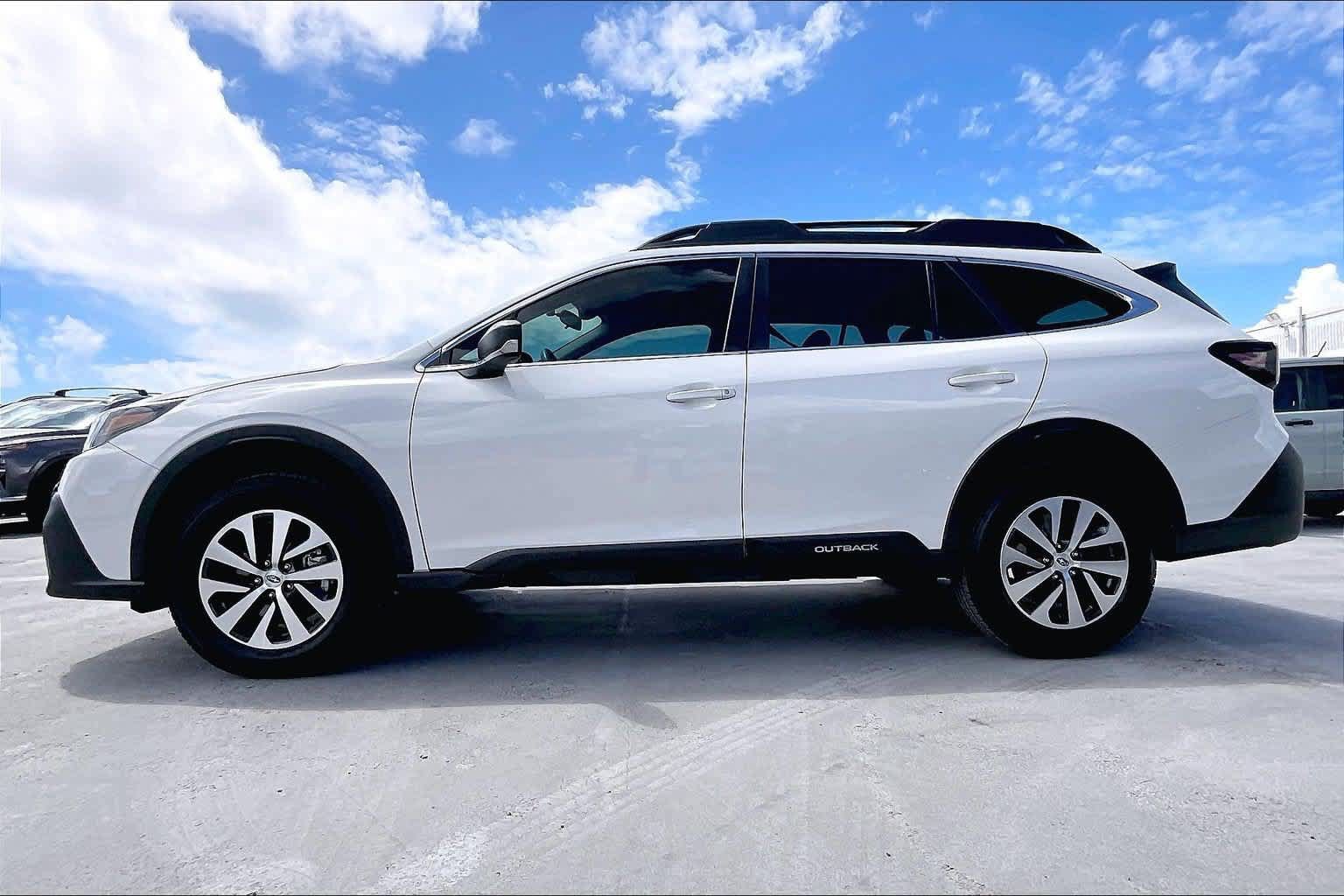 Used 2022 Subaru Outback AWD/4WD image 3