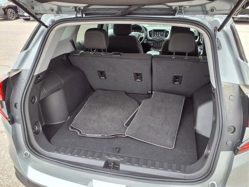 Used 2024 GMC Terrain SLE image 34