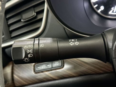 Used 2018 Nissan Maxima Platinum image 31