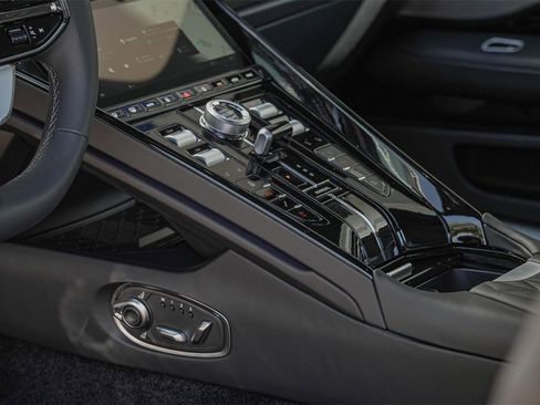 New 2025 Aston Martin DB12 Coupe image 23