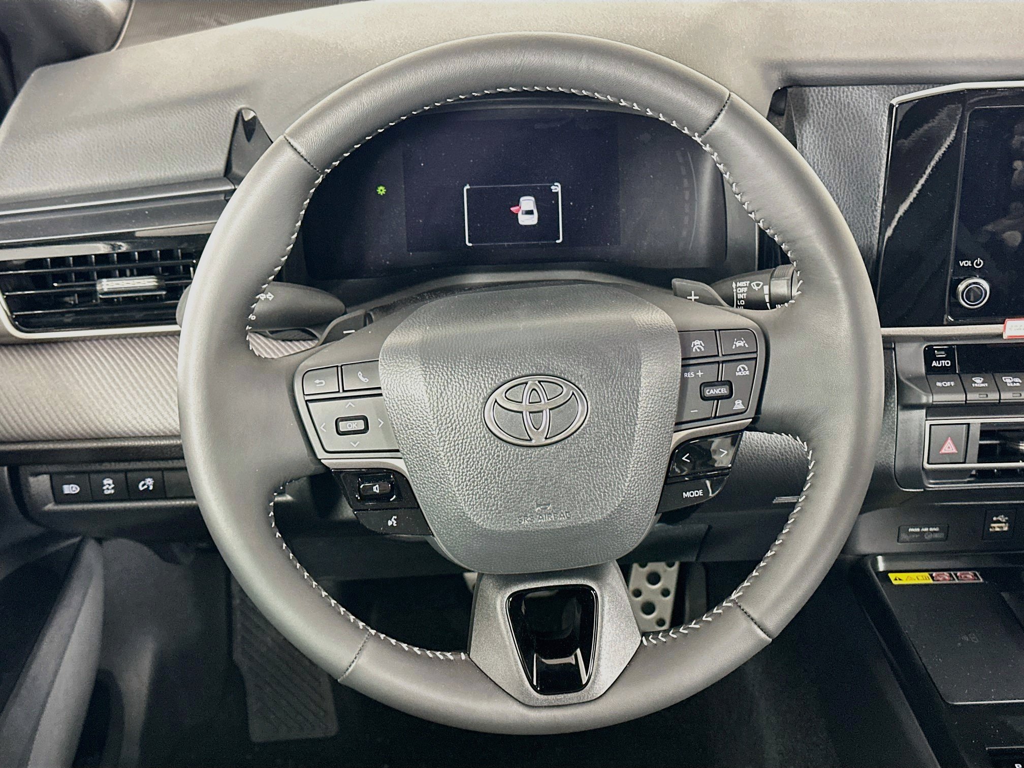 Used 2026 Toyota Camry SE w/ Convenience Package FWD image 18
