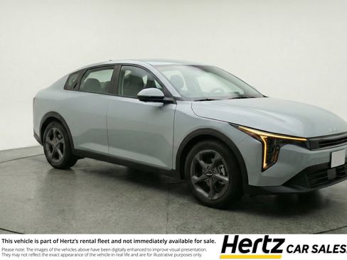 Used 2025 Kia K4 LXS FWD image 1
