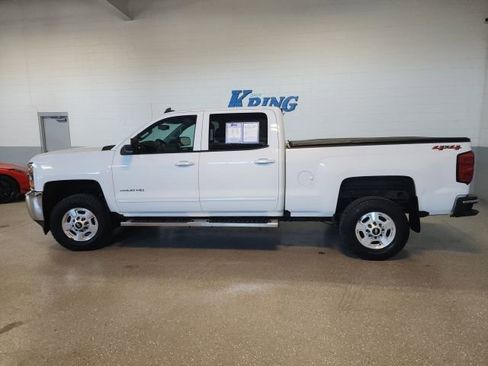 Used 2019 Chevrolet Silverado 2500 LT AWD/4WD image 2