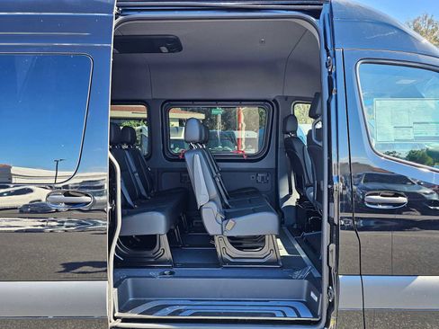 Used 2024 Mercedes-Benz Sprinter 2500 image 13