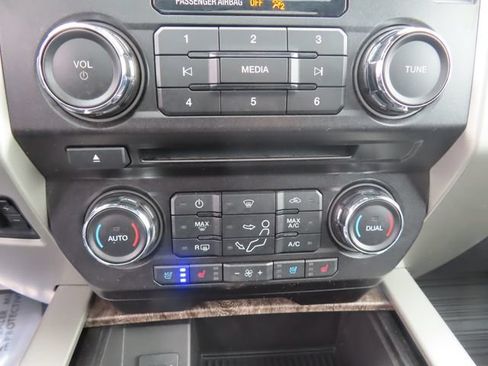 Used 2017 Ford F350 Lariat w/ Lariat Ultimate Package AWD/4WD image 35