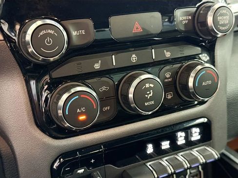 Used 2021 RAM 1500 Big Horn image 17