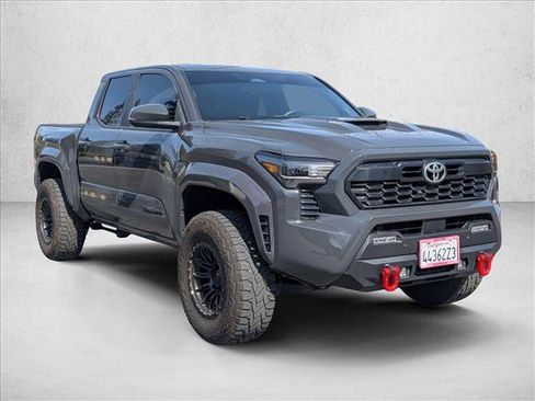 Used 2024 Toyota Tacoma TRD Sport w/ TRD Sport Upgrade Package image 3