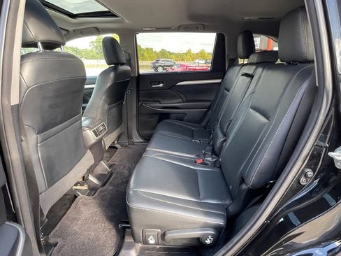 Used 2015 Toyota Highlander XLE image 35