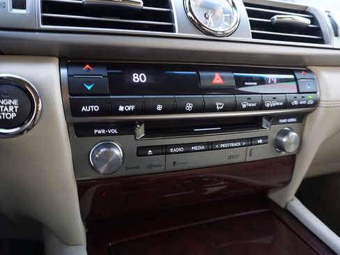 Used 2015 Lexus LS 460 image 40