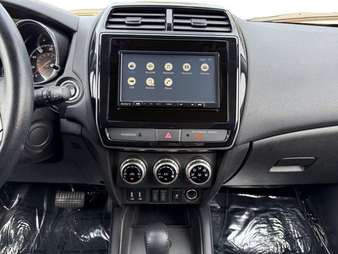 Used 2021 Mitsubishi Outlander Sport SE FWD image 12