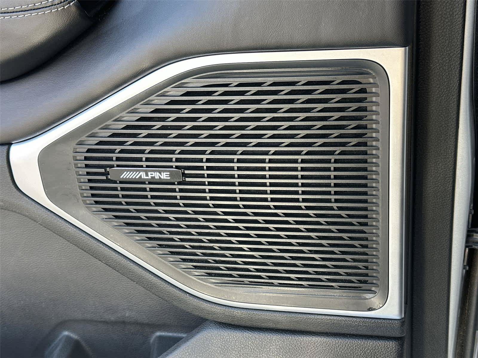 Used 2022 Jeep Wagoneer Series III AWD/4WD image 40