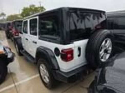 Used 2021 Jeep Wrangler Unlimited Sport AWD/4WD image 9