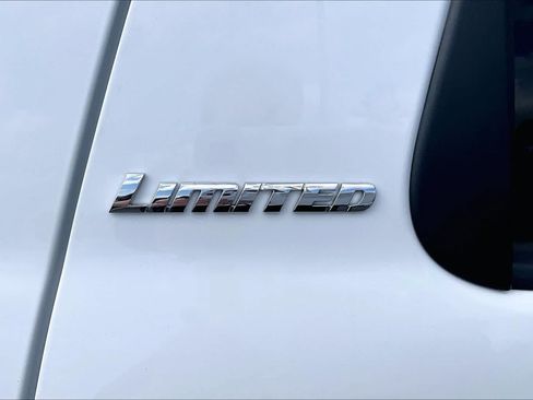 Used 2020 Toyota Sequoia Limited w/ Safety & Convenience Package AWD/4WD image 10