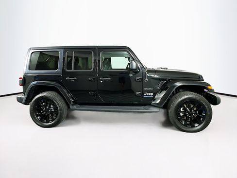 Used 2023 Jeep Wrangler Unlimited Sahara w/ Cold Weather Group AWD/4WD image 10