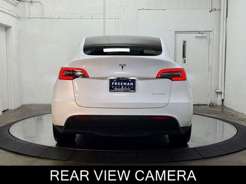 Used 2021 Tesla Model Y Long Range image 7