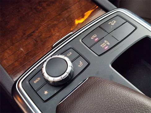 Used 2015 Mercedes-Benz GL 550 4MATIC image 20