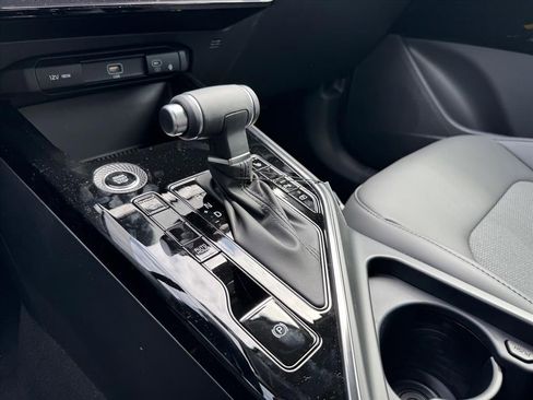 New 2026 Kia Niro EX image 15