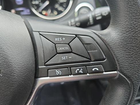 Used 2018 Nissan Rogue Sport SV FWD image 19