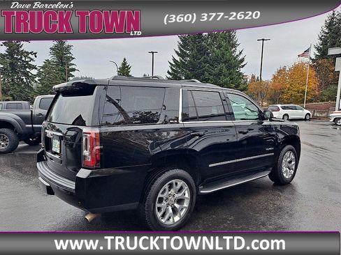Used 2017 GMC Yukon SLE w/ SLE Value Package image 3
