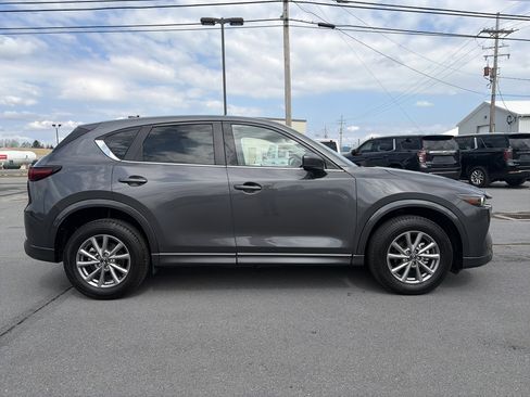 Used 2025 MAZDA CX-5 AWD 2.5 S w/ Preferred Package image 2