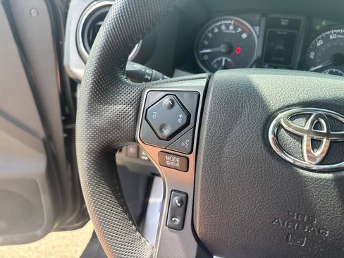 Used 2021 Toyota Tacoma TRD Sport w/ Technology Package AWD/4WD image 27