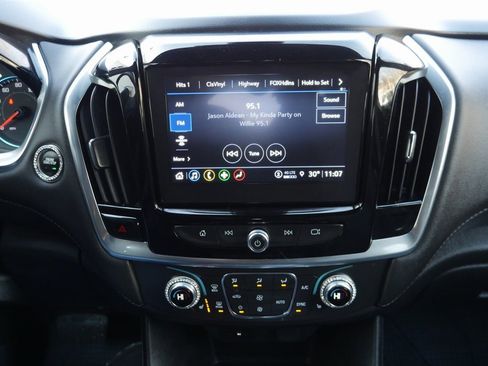 Used 2023 Chevrolet Traverse LT image 15
