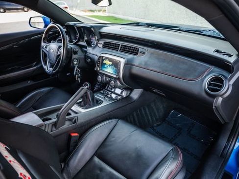 Used 2013 Chevrolet Camaro SS w/ Hot Wheels Special Edition image 19