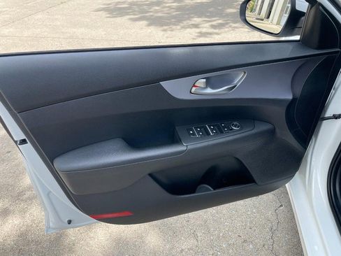 Used 2022 Kia Forte LXS w/ LXS Technology Package image 19