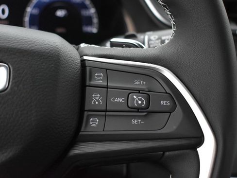 New 2025 Jeep Grand Cherokee Altitude AWD/4WD image 16