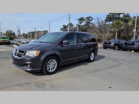 Used 2019 Dodge Grand Caravan SXT image 38