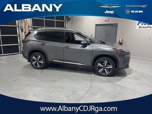 Used 2023 Nissan Rogue SL w/ SL Premium Package image 1