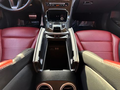 Used 2019 Mercedes-Benz GLC 300 4MATIC Coupe image 23