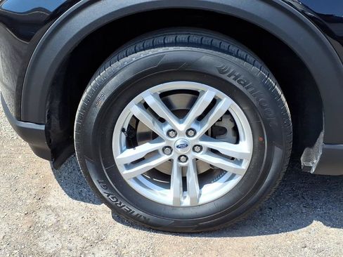 Used 2023 Ford Explorer XLT w/ Equipment Group 202A AWD/4WD image 9