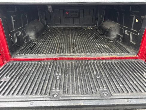 Used 2011 Toyota Tundra 4x4 CrewMax w/ SR5 Pkg image 18