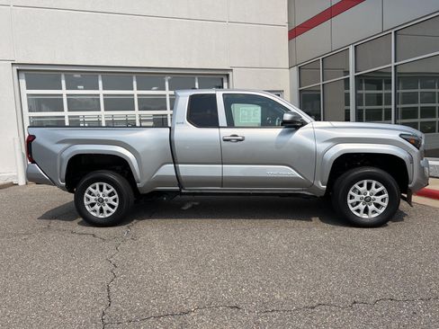 Used 2026 Toyota Tacoma SR5 RWD image 17