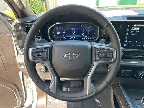 Used 2025 Chevrolet Silverado 1500 RST AWD/4WD image 17