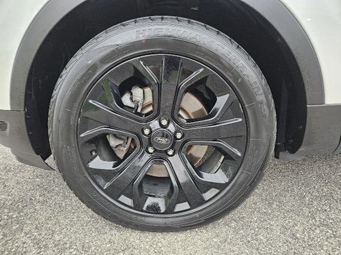Used 2019 Ford Explorer Sport w/ Equipment Group 401A AWD/4WD image 9