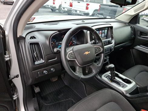 Used 2017 Chevrolet Colorado LT AWD/4WD image 24