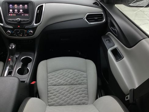 Used 2021 Chevrolet Equinox LS image 28