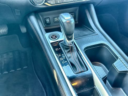 Used 2024 Nissan Sentra SR w/ SR Premium Package image 17