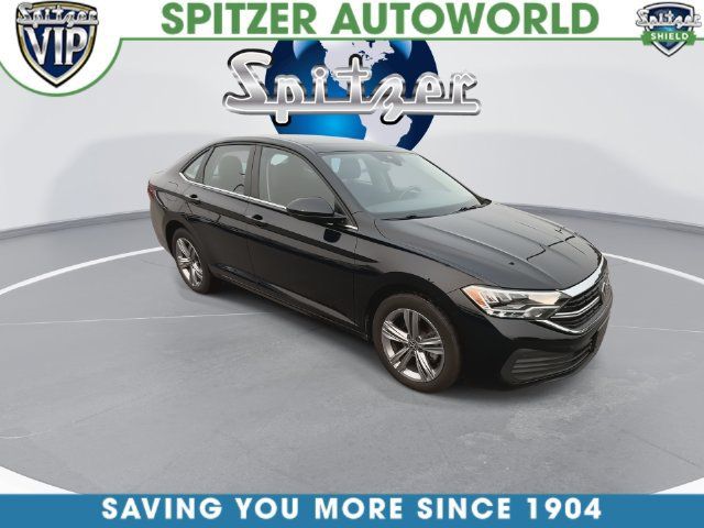 Used 2024 Volkswagen Jetta SE FWD image 3