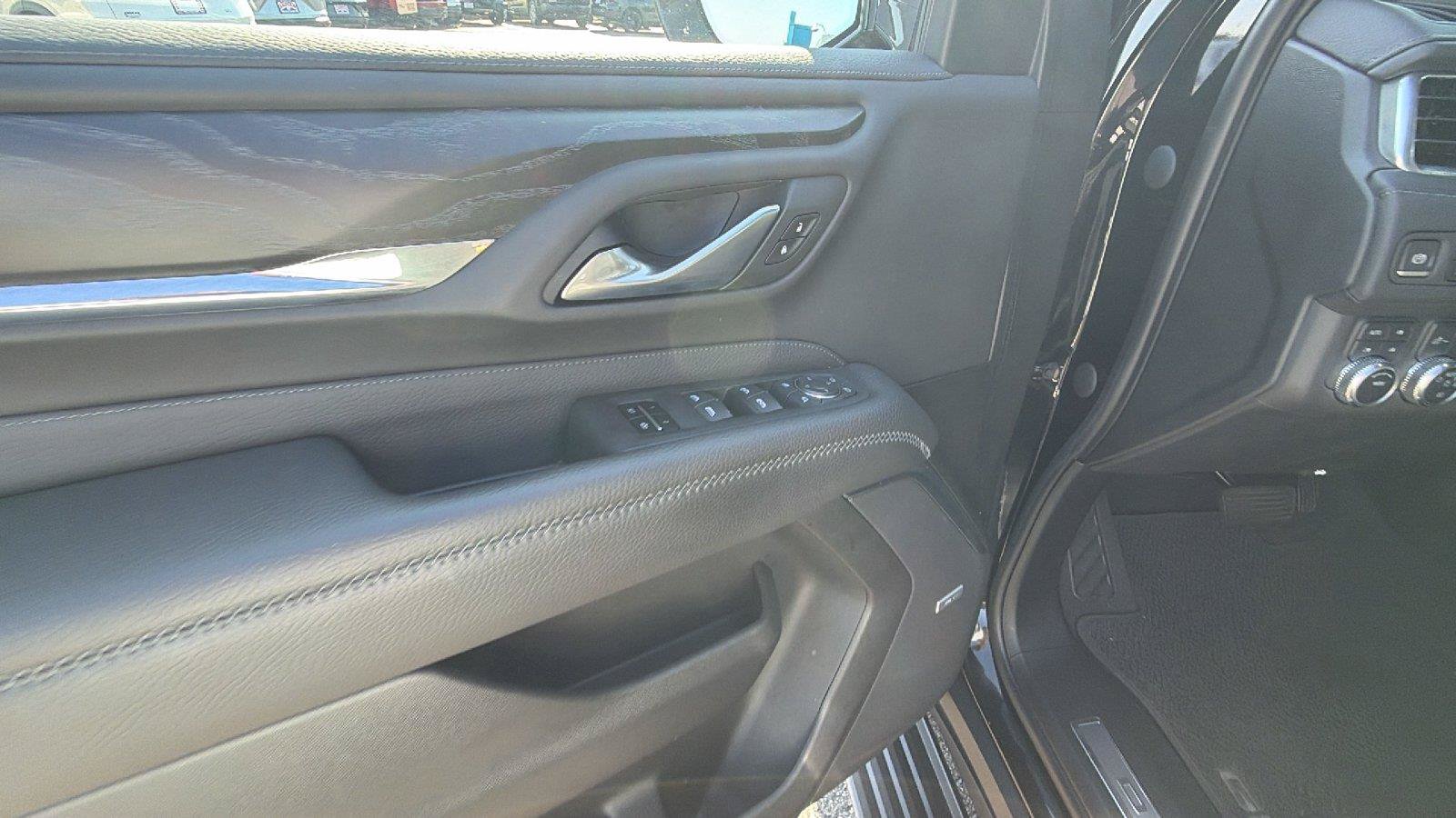 Used 2022 GMC Yukon Denali AWD/4WD image 16
