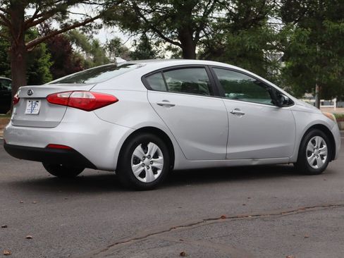 Used 2016 Kia Forte LX FWD image 5