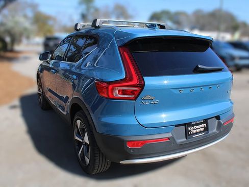 Used 2023 Volvo XC40 B5 Plus w/ Protection Package Premier image 12