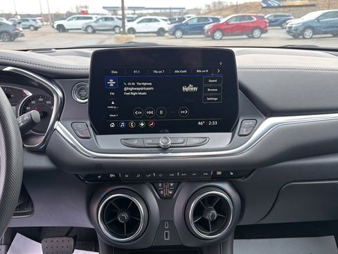 Used 2024 Chevrolet Blazer LT w/ Convenience Package image 11