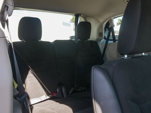 Used 2018 Dodge Grand Caravan SE w/ UConnect Hands-Free Group image 16