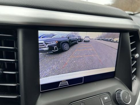 Certified 2023 GMC Acadia SLE image 12