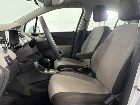 Used 2016 Chevrolet Trax LS FWD image 6