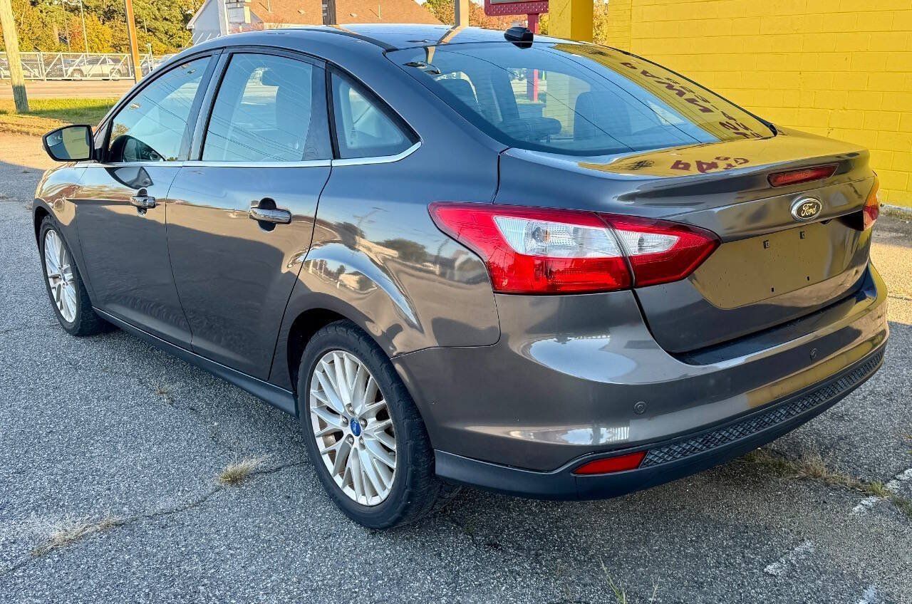 Used 2012 Ford Focus SEL FWD image 7
